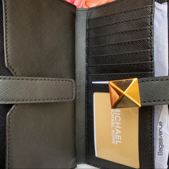 Michael kors Karla large MF phone wallet black - Picture 7 of 7